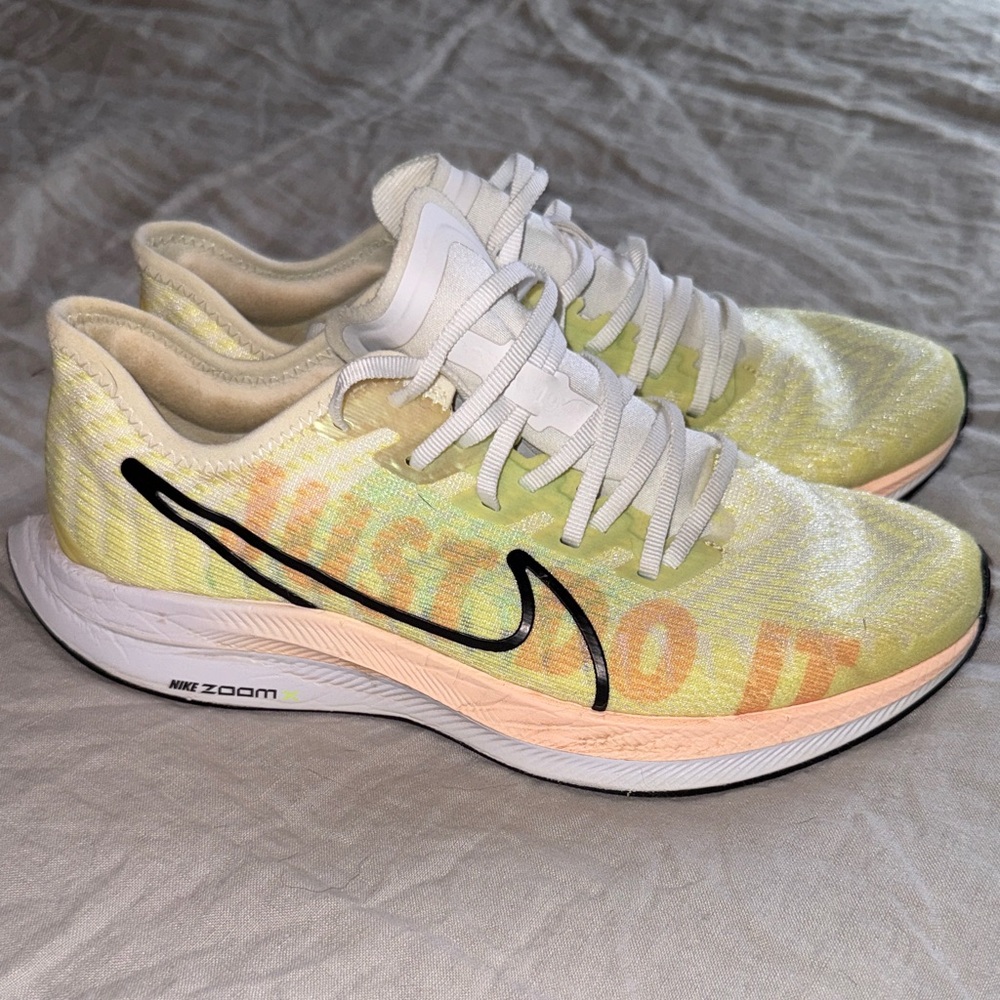 Nike Women's Yellow and White Athletic Shoes